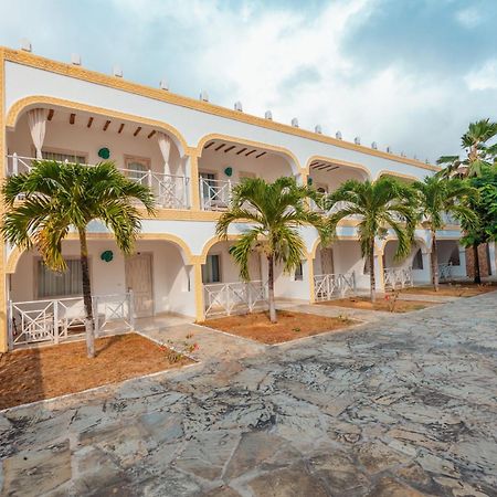 Twiga Beach Resort ワタム エクステリア 写真
