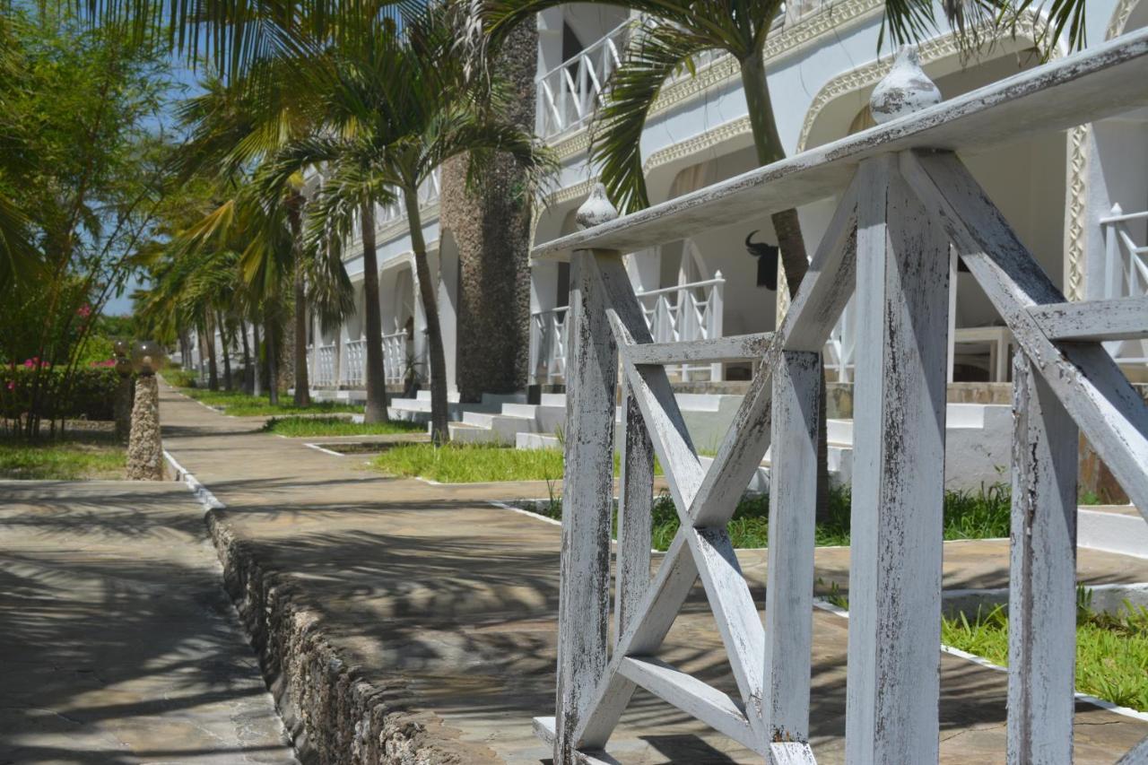 Twiga Beach Resort ワタム エクステリア 写真
