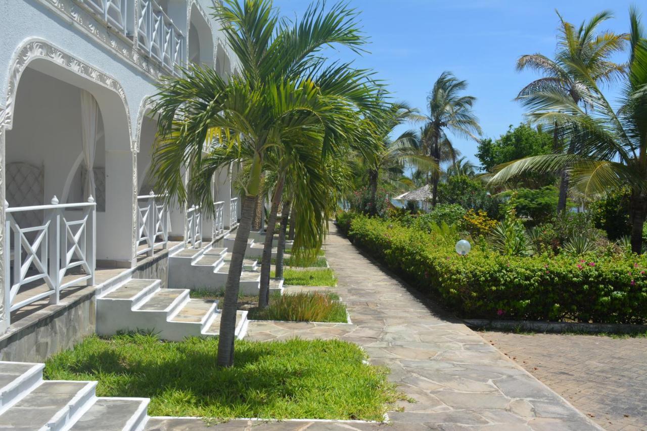 Twiga Beach Resort ワタム エクステリア 写真