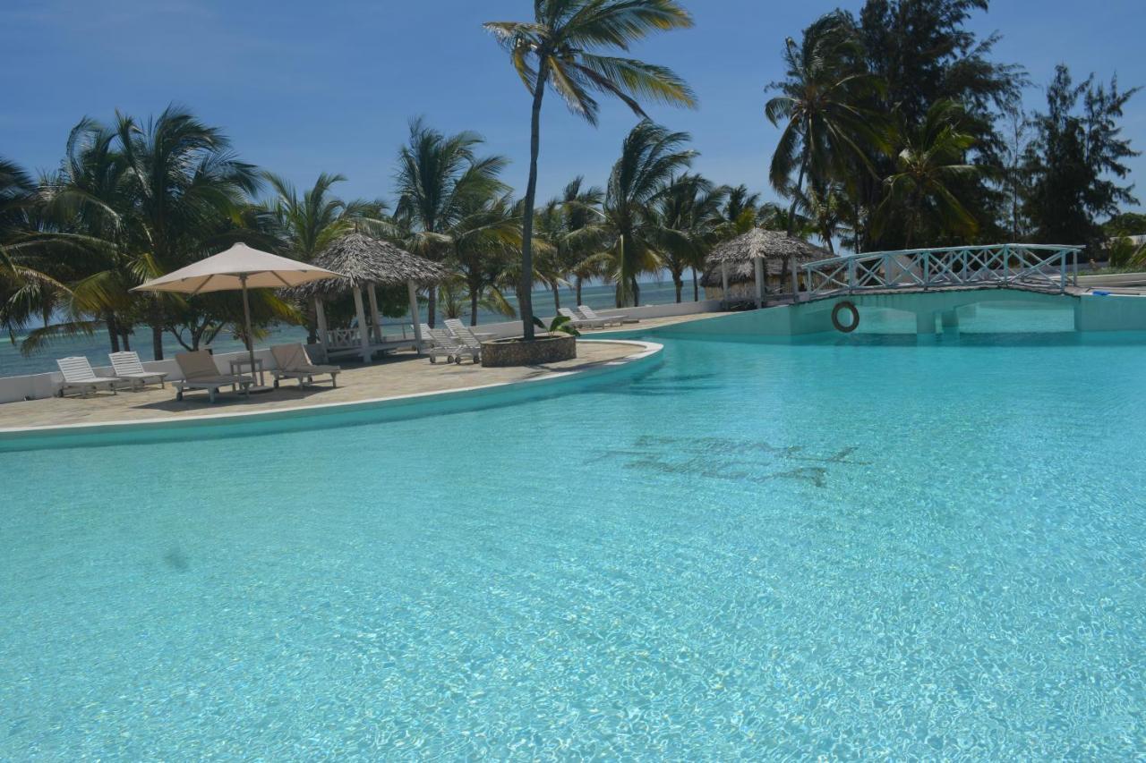 Twiga Beach Resort ワタム エクステリア 写真