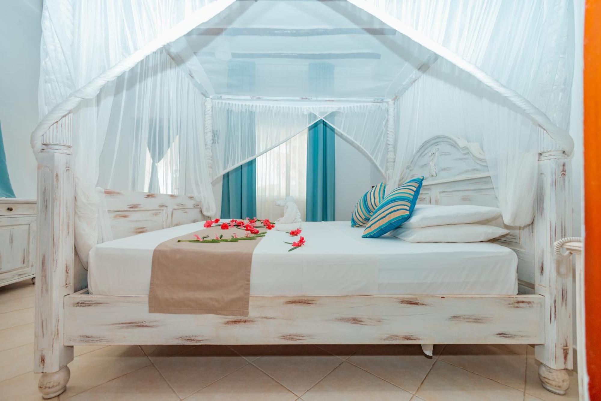 Twiga Beach Resort ワタム エクステリア 写真