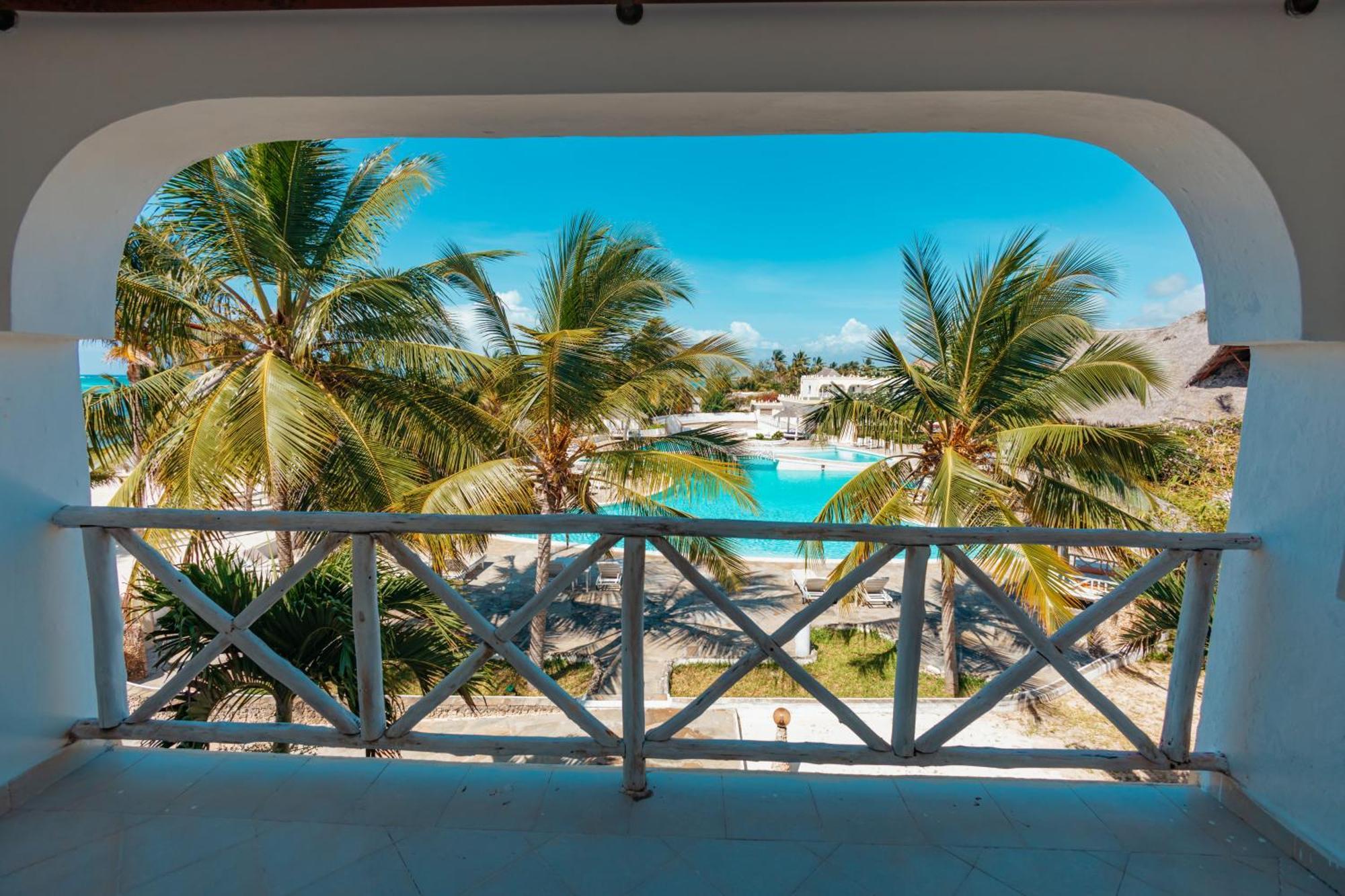 Twiga Beach Resort ワタム エクステリア 写真