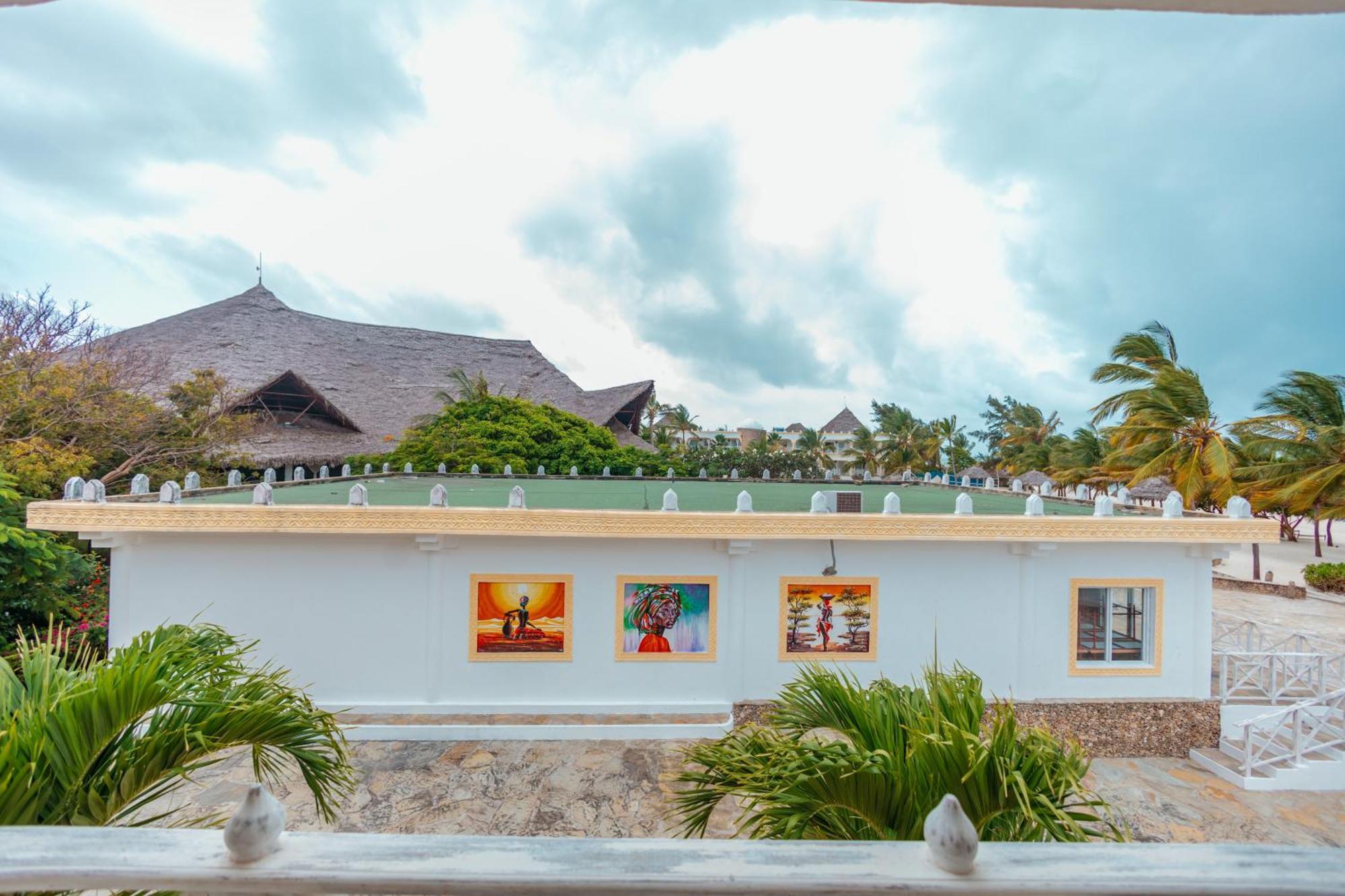 Twiga Beach Resort ワタム エクステリア 写真