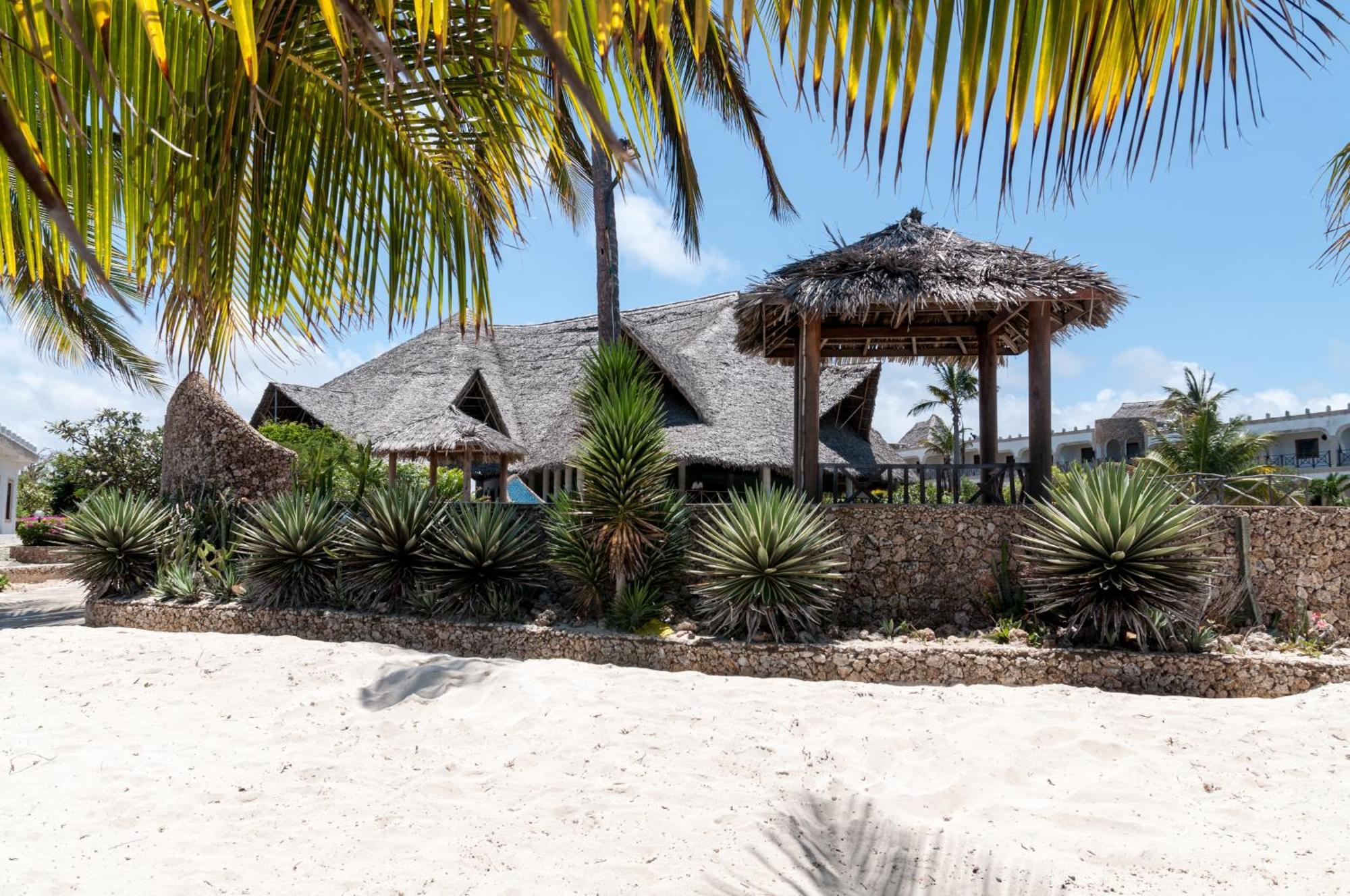 Twiga Beach Resort ワタム エクステリア 写真