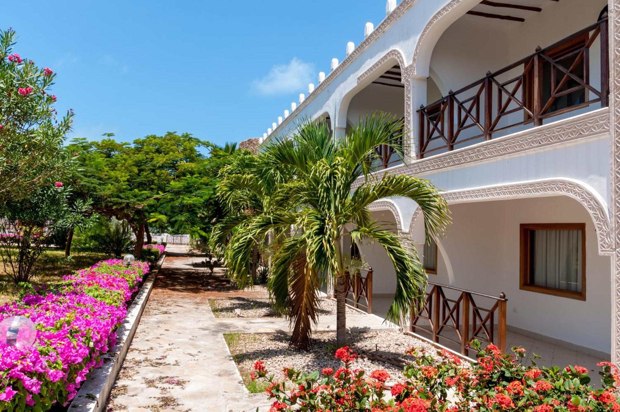 Twiga Beach Resort ワタム エクステリア 写真