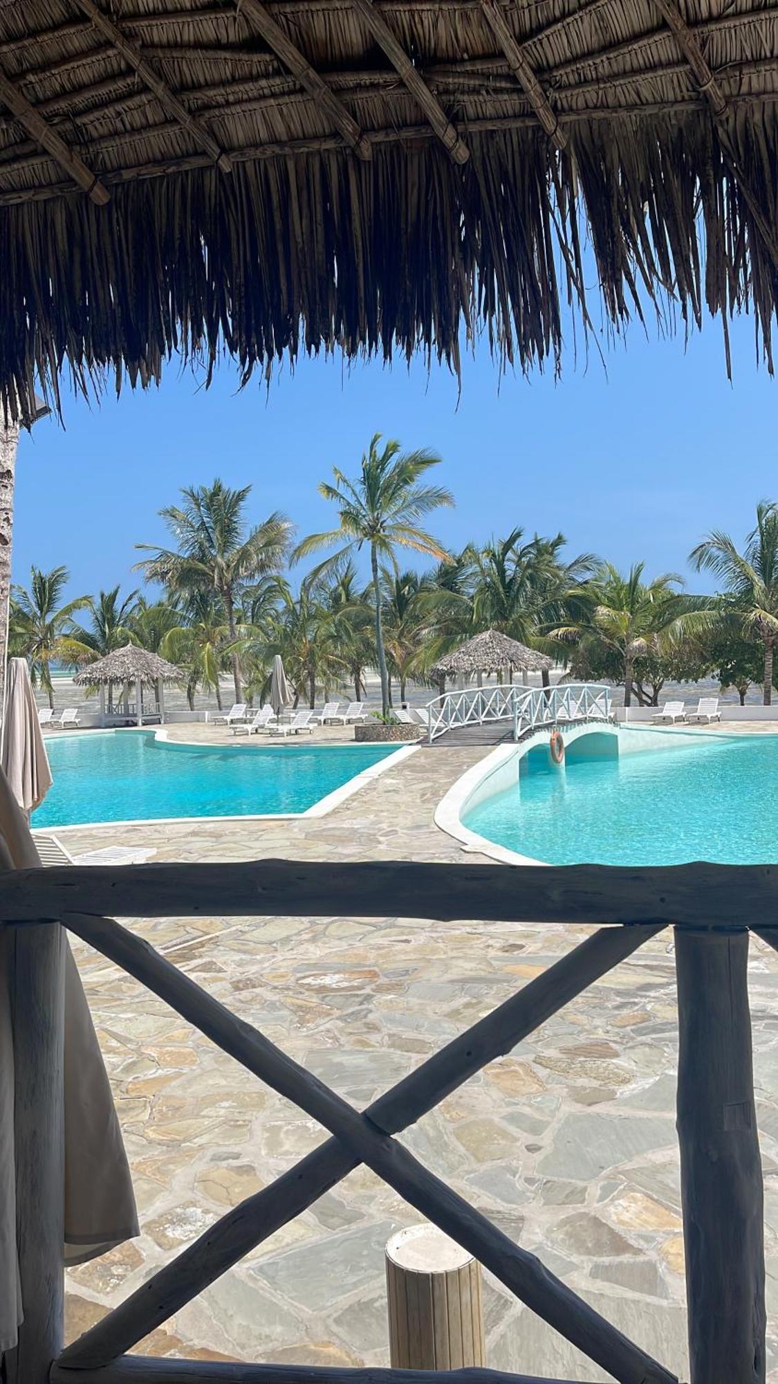 Twiga Beach Resort ワタム エクステリア 写真