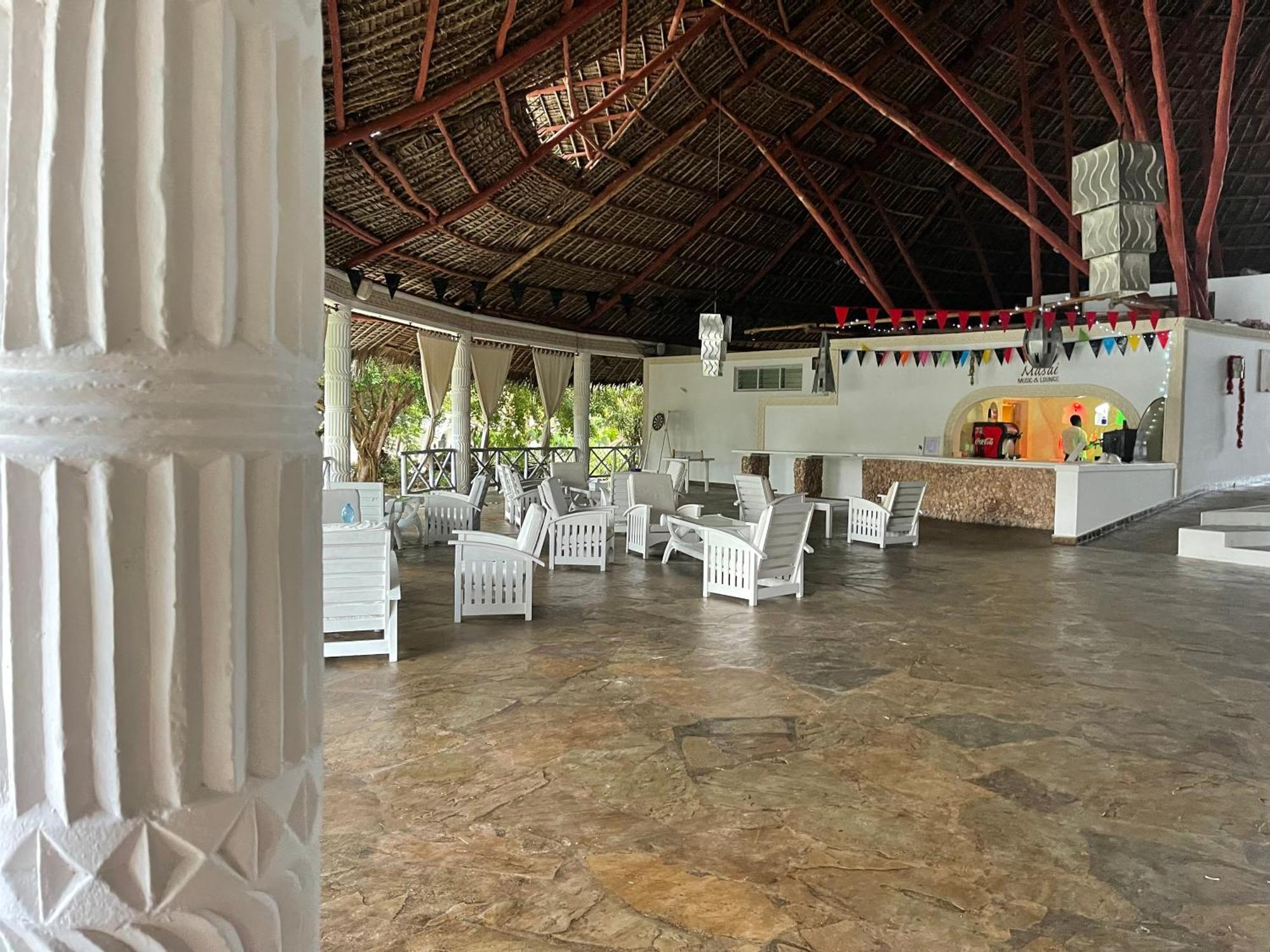 Twiga Beach Resort ワタム エクステリア 写真
