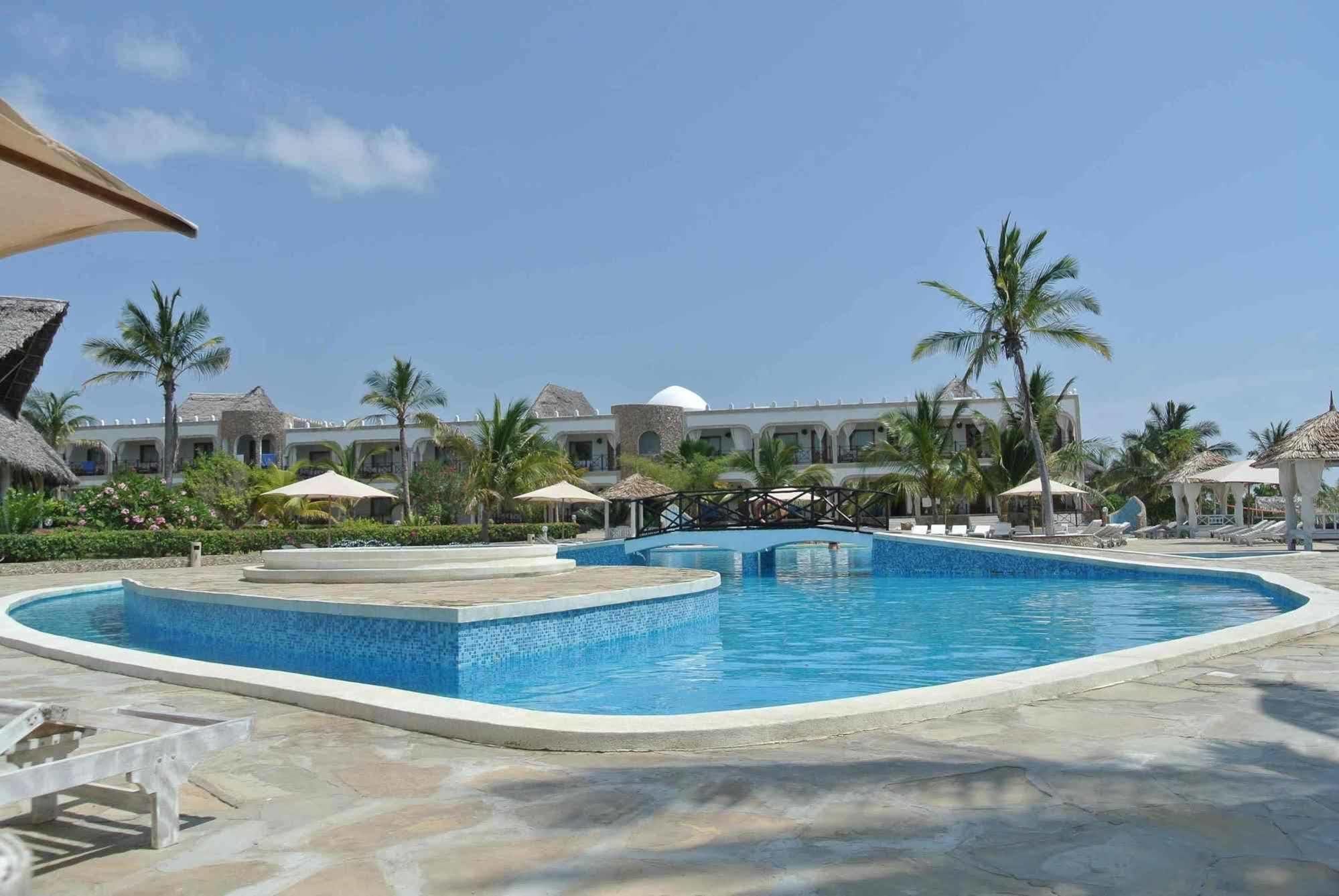 Twiga Beach Resort ワタム エクステリア 写真